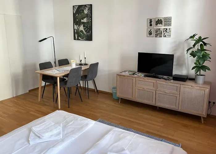 Casa Nostra - Helle Wohnung - Direkt Am Augarten