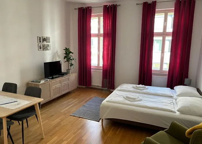 Casa Nostra - Helle Wohnung - direkt am Augarten