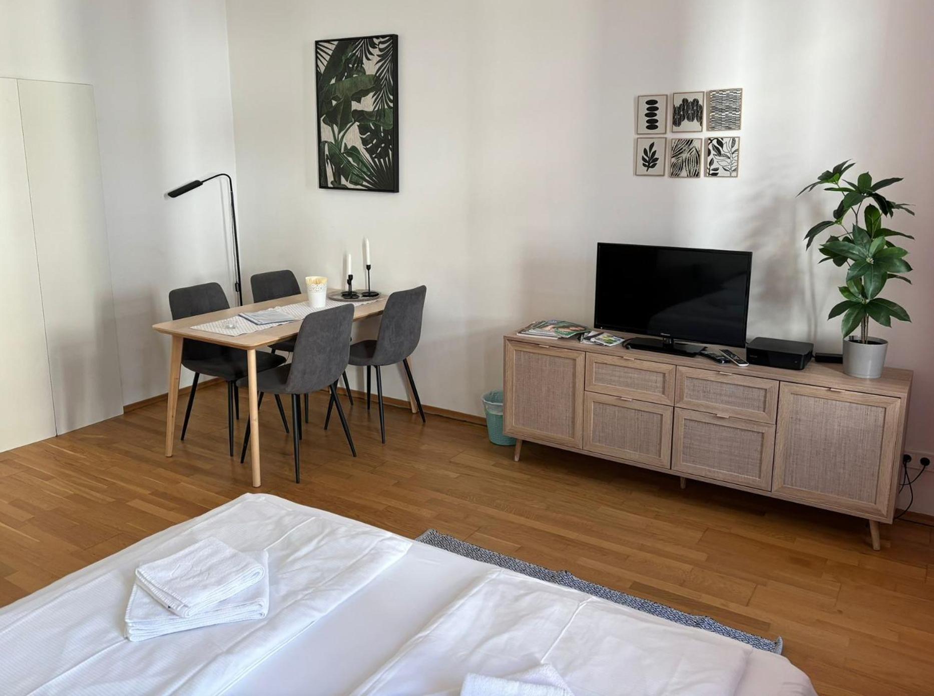 Casa Nostra - Helle - Direkt Am Augarten * Viena
